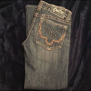 Miss me jeans 28/30 size says 28 but it’s a 27.